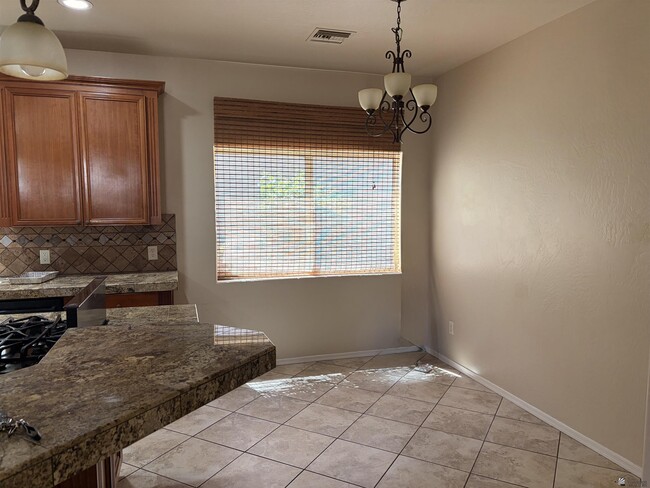 Building Photo - 4568 La Quinta Ln