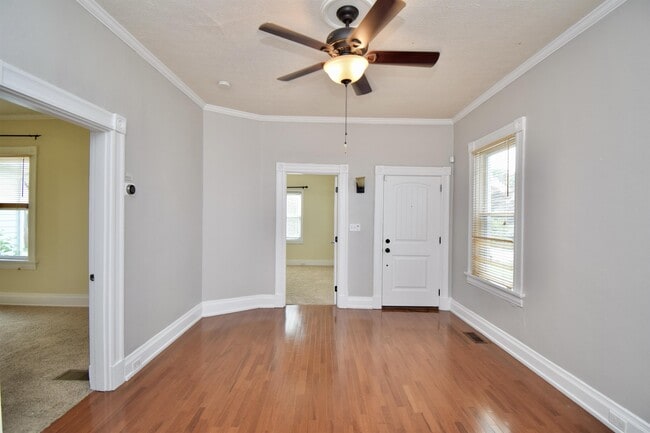 Building Photo - 3829 Mt Vernon Ave