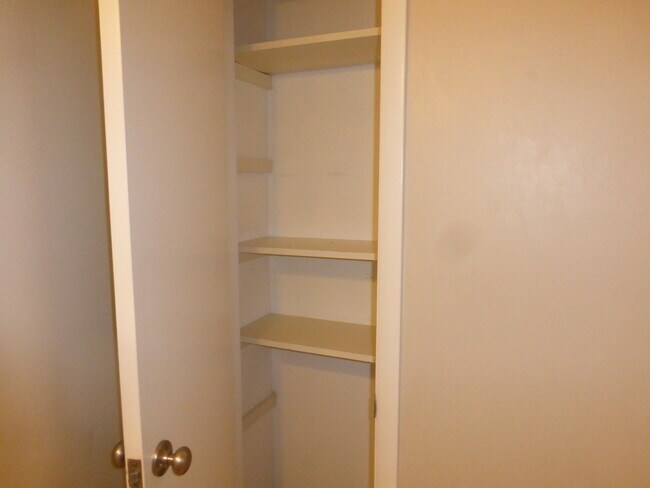 Linen Closet - 2600 Hillsboro Pike