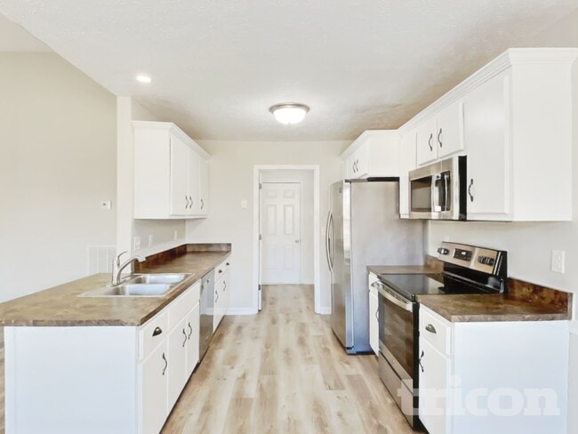 Foto del edificio - 141 Buttermere Dr