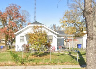 Building Photo - 1404 E Cantrell St