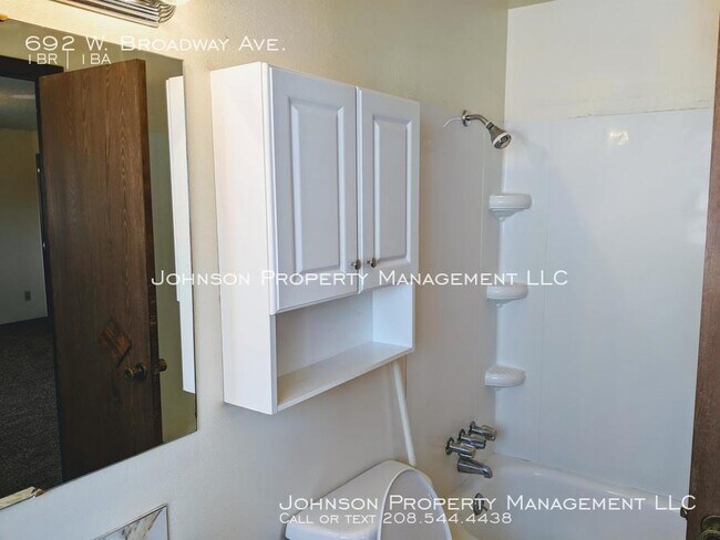 Building Photo - 692 W Broadway Ave, Meridian, ID 83642