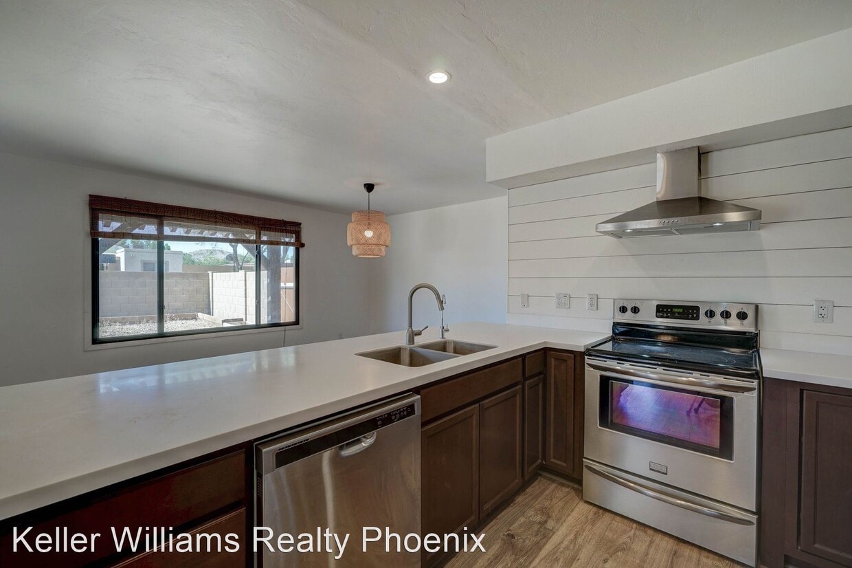 Primary Photo - 3 br, 2 bath House - 4921 South Potter Drive