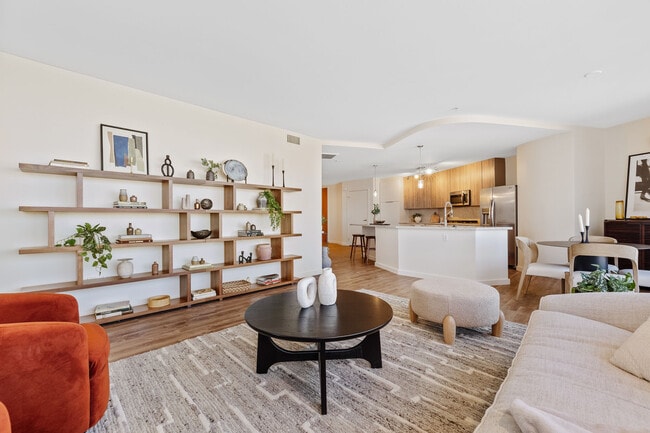 Building Photo - 44 Monroe