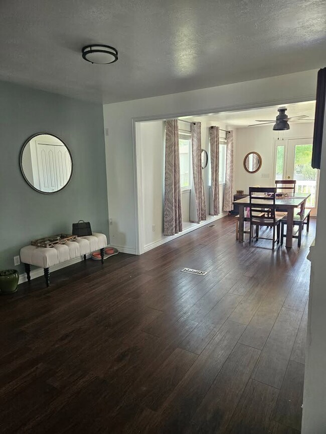 Foto del edificio - 175 W 400 S