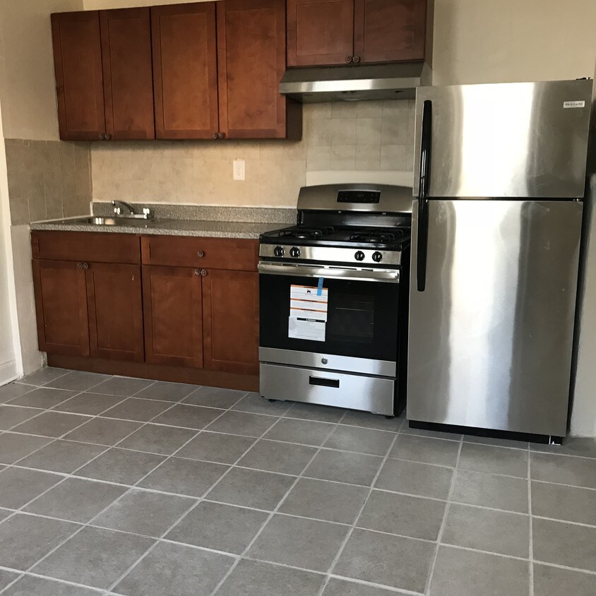 Foto principal - 3421 102nd St