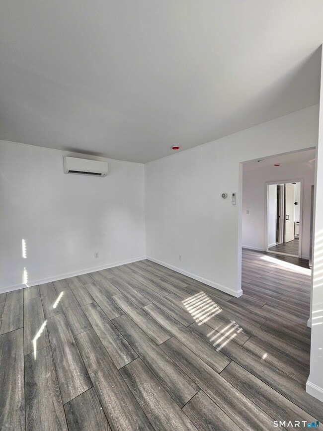 Foto del edificio - 2071 Middletown Ave