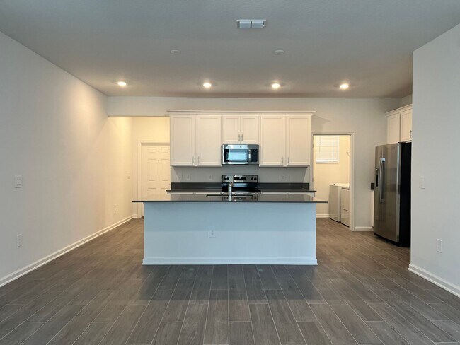 Foto del edificio - Brand New Construction 3 Bedroom, 2.5 Bath...