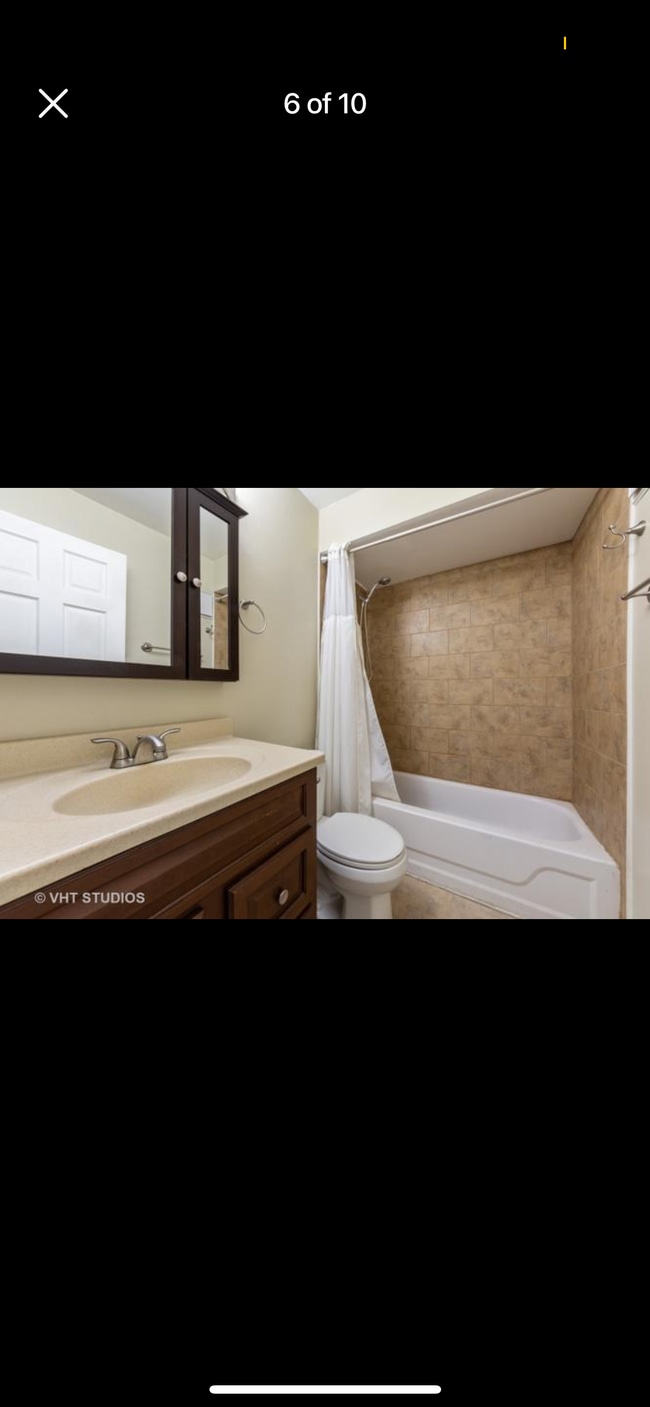 Building Photo - 9397 Bay Colony Dr