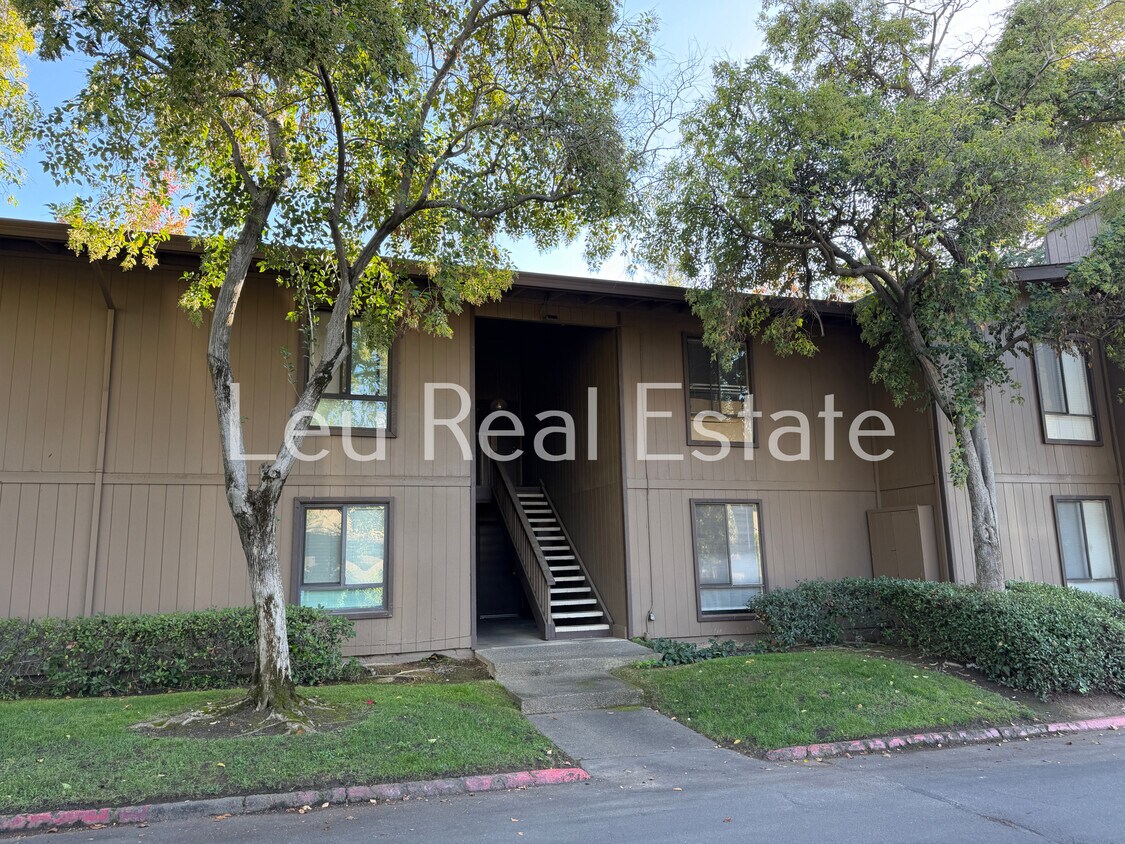 Primary Photo - 1027 Fulton Ave