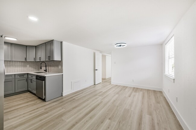 Building Photo - 4605 Norhill Blvd