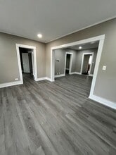 Building Photo - 1141 S 30th Ave