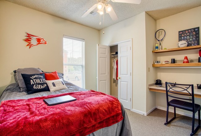 Bedroom - Cape Trails - Student Living near SEMO