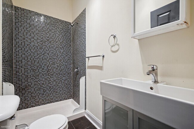 Foto del edificio - 3 br, 2 bath Triplex - 1619 DIAMOND ST Uni...