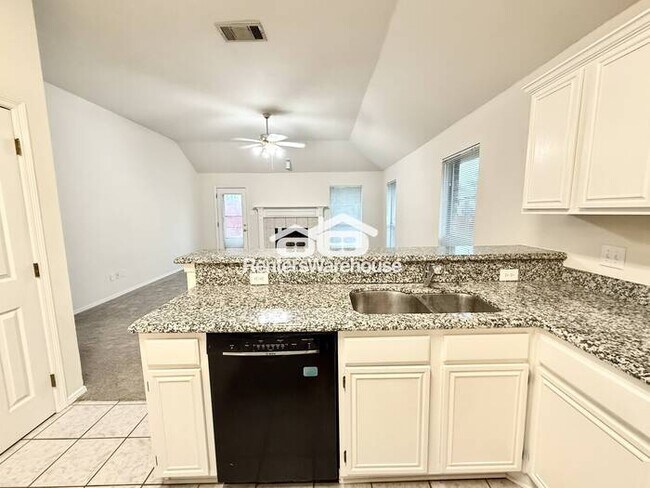 Foto del edificio - Ready for Move-In! Established neighborhoo...