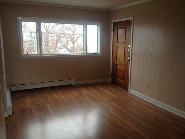 Building Photo - 101 Columbia St