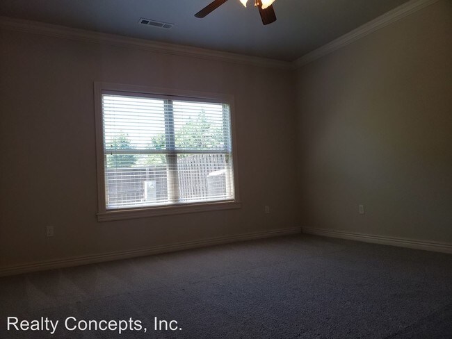 Building Photo - 4 br, 2.5 bath House - 4105 Meadow View