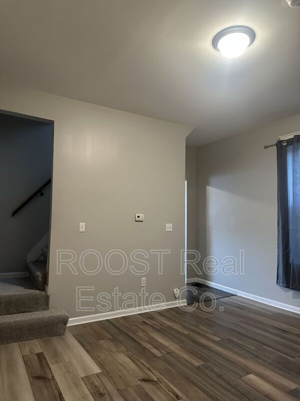 Foto del edificio - 480-482 E. Markison Avenue