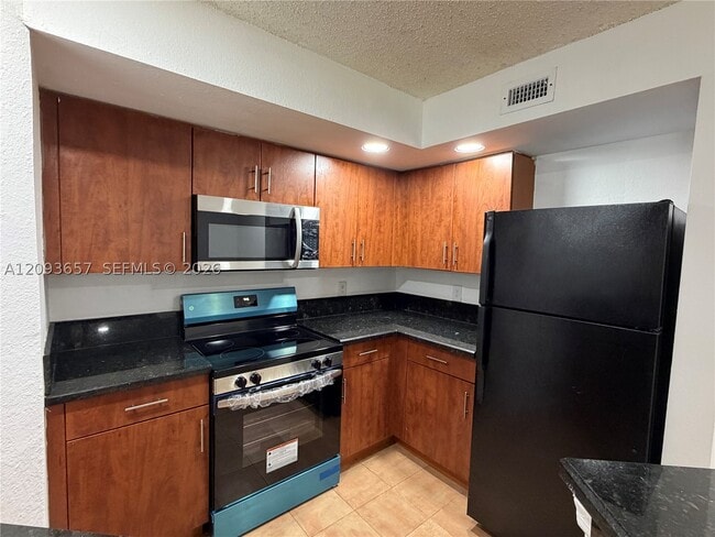 Building Photo - 565 Vista Isles Dr