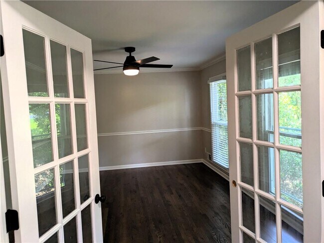 Foto del edificio - 220 Indian Hills Ct