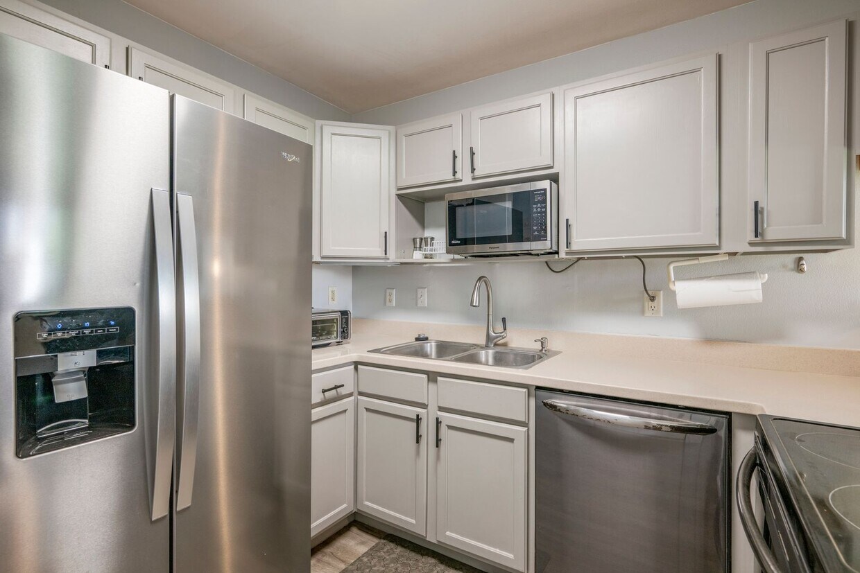 Primary Photo - Villas at Kenolio Furnished Two Bedroom Tw...