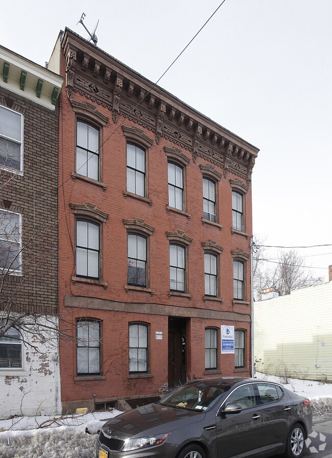 137 Clinton St Albany, NY 12202 Rentals Albany, NY