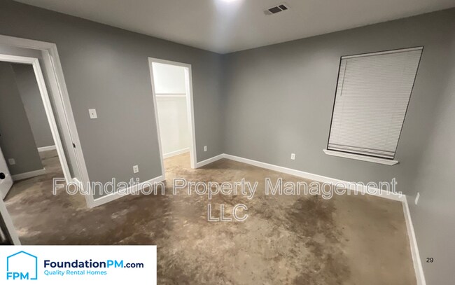 Foto del edificio - 1273 Englewood St