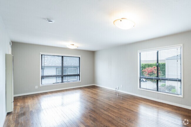 1 dormitorio, 1 baño - 700 pies cuadrados - Sala de estar/comedor - 1607 Santa Clara Ave