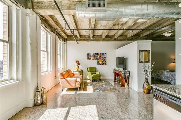 Building Photo - 221 W. Lancaster-3324