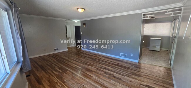 Foto del edificio - Near CMU 3 Bedroom 1.5 Bath House