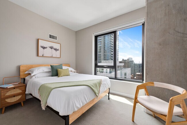 Foto del edificio - 829 N Clark St