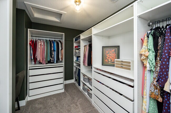 Building Photo - 9440 Rushbrook Dr