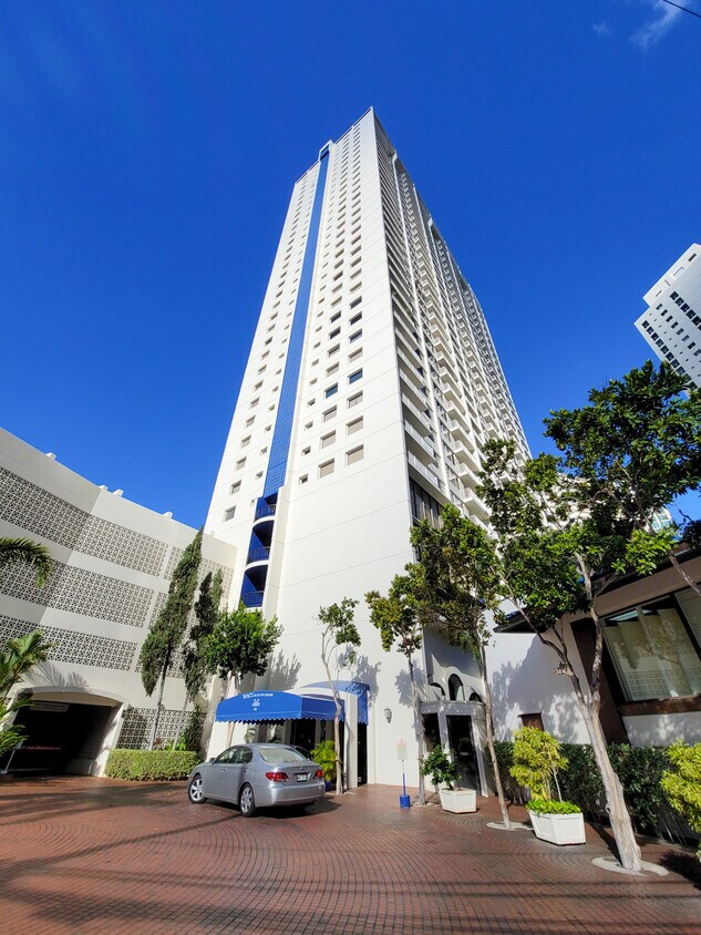 Foto principal - 400 Hobron Ln