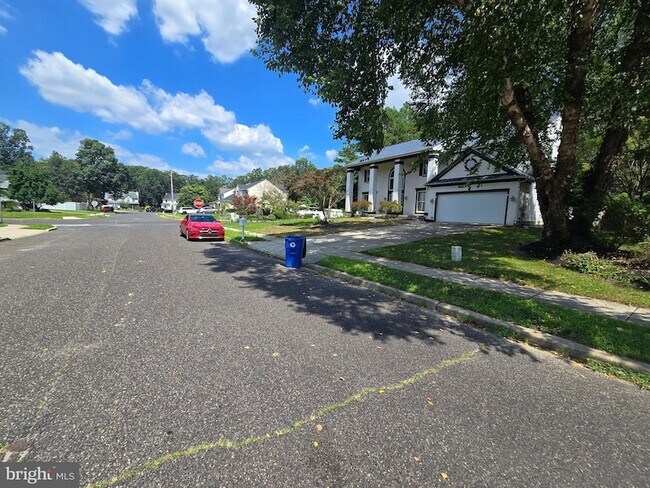 Building Photo - 1 Radcliff Ct