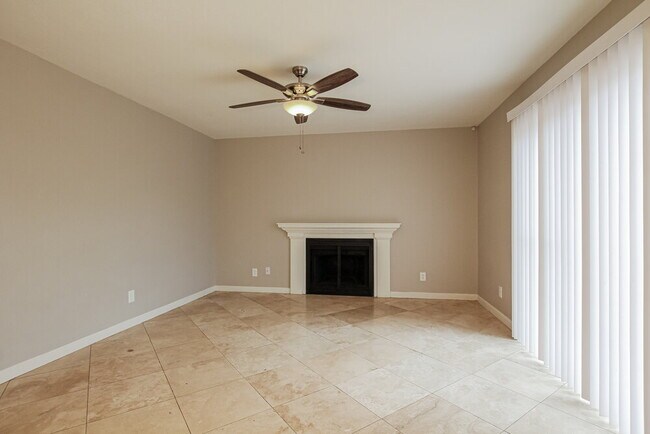 Foto del edificio - 8722 W Vernon Ave