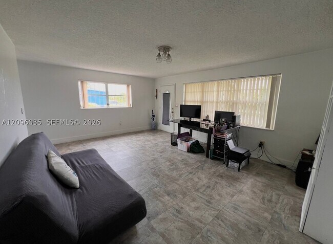 Foto del edificio - 12510 W Golf Dr