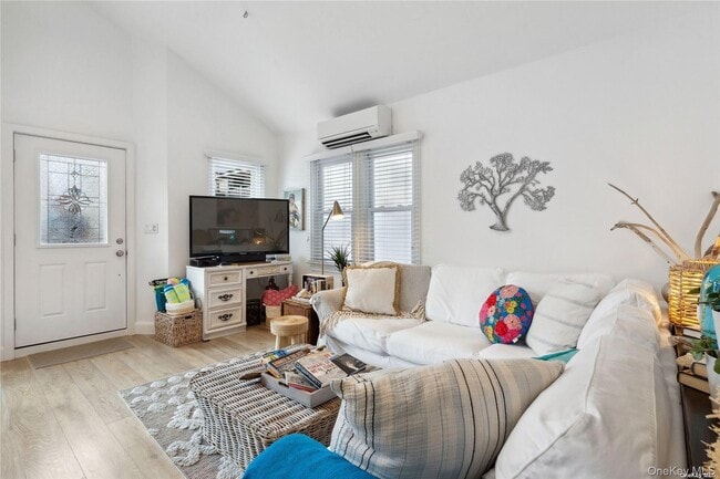 Building Photo - 26 Illinois Ave