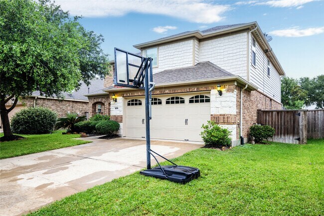 Foto del edificio - 26318 Cedar Pine Dr