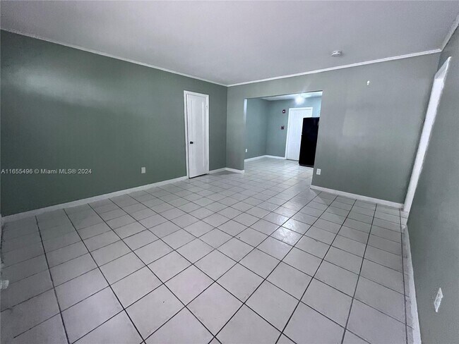 Foto del edificio - 1572 NE 135th St