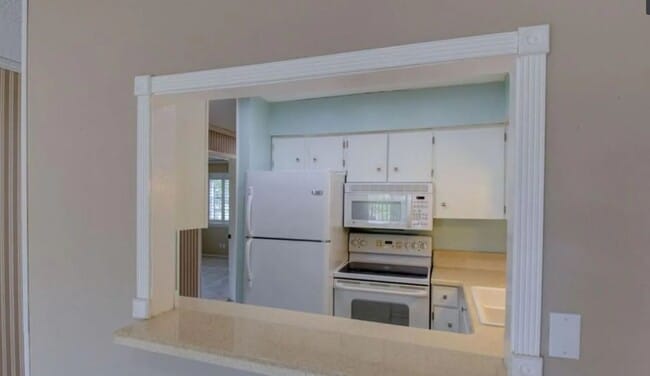 Building Photo - 1201 Hi Stirrup