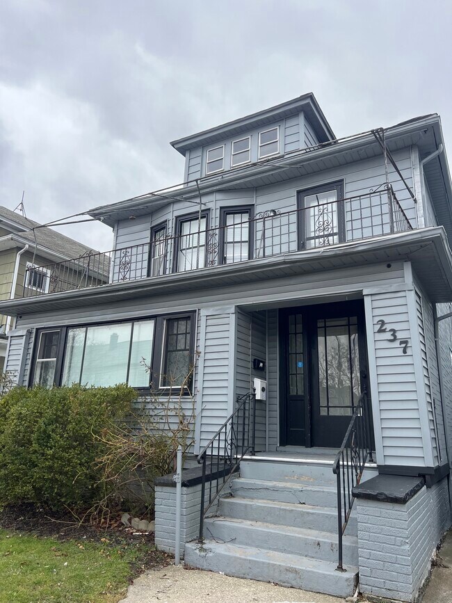 Foto del edificio - 237 Tacoma Ave