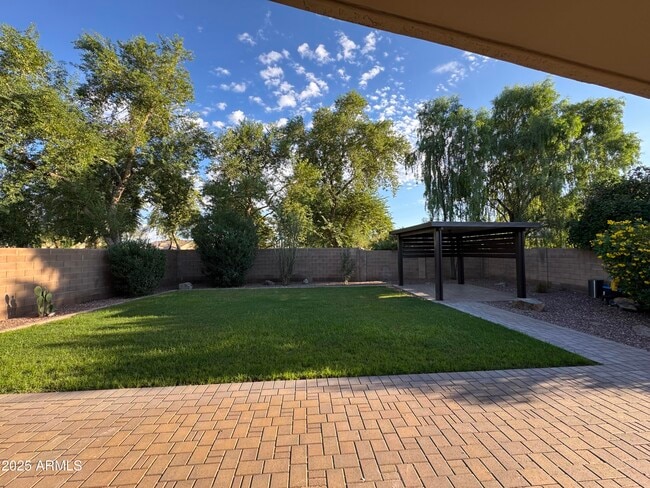Building Photo - 613 W Canary Way