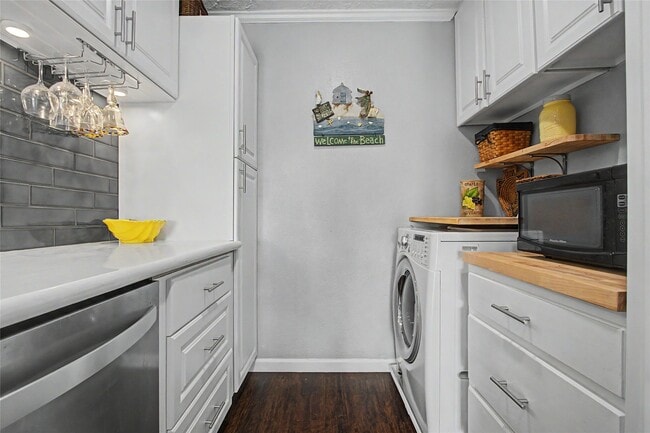 Building Photo - 307 Yacht Club Ln