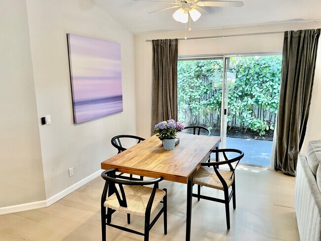 Building Photo - 6 Admirals Ct