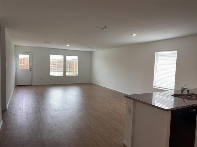 Building Photo - 5833 Cherry Holw Wy