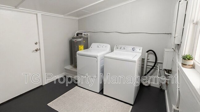 Foto del edificio - 916 W 28th St