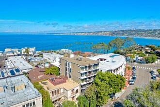 Building Photo - 1250 Cave St