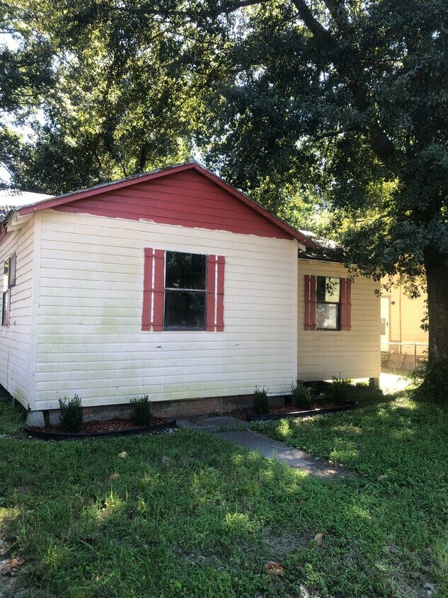 Foto principal - Spacious 3 bedroom home in Lafayette!