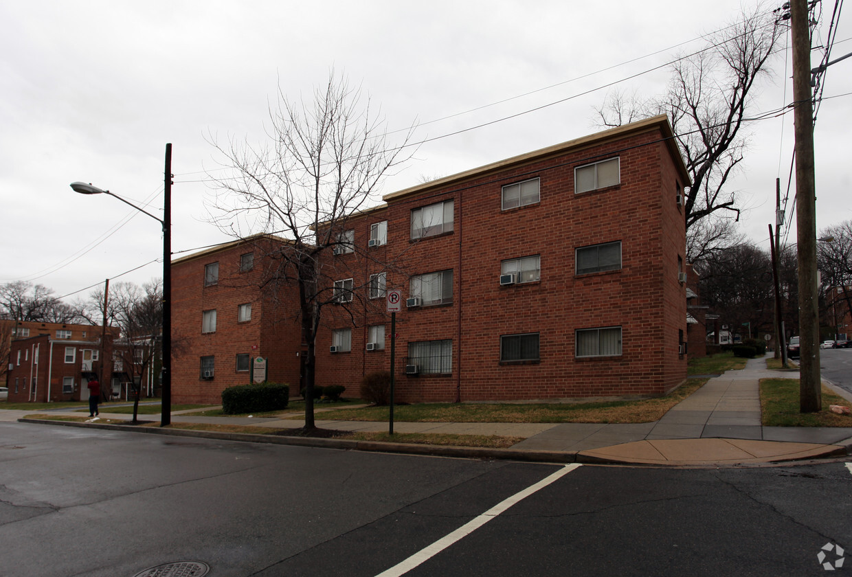 Primary Photo - River Bend Apartments