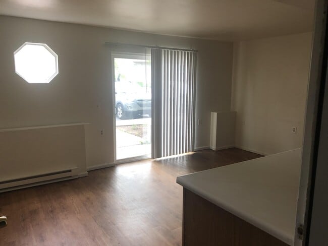 Building Photo - 4531 Boardwalk Dr